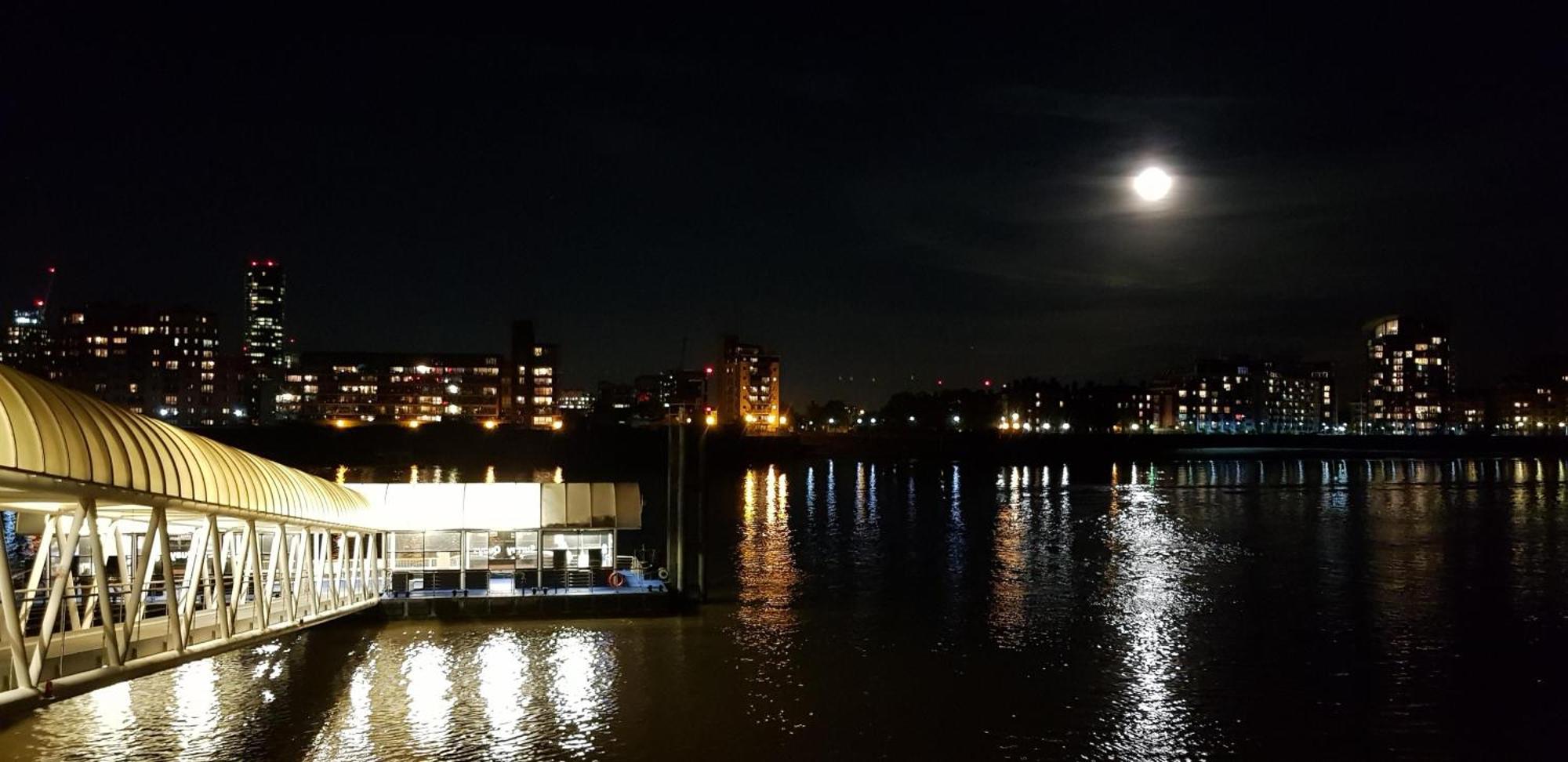 Riverside 1Br With Easy Transport 20Min To City Centre Londres Exterior foto