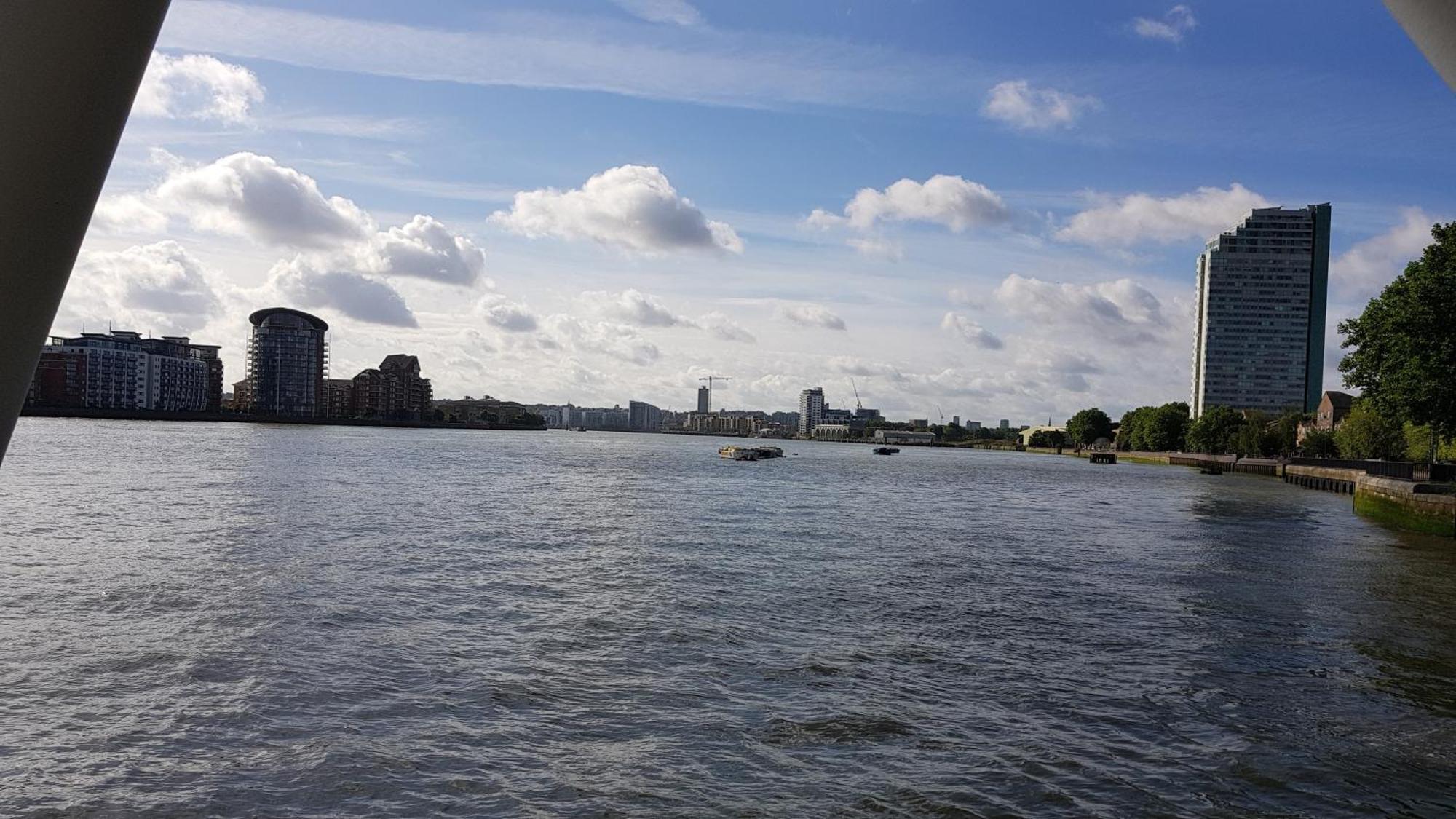 Riverside 1Br With Easy Transport 20Min To City Centre Londres Exterior foto