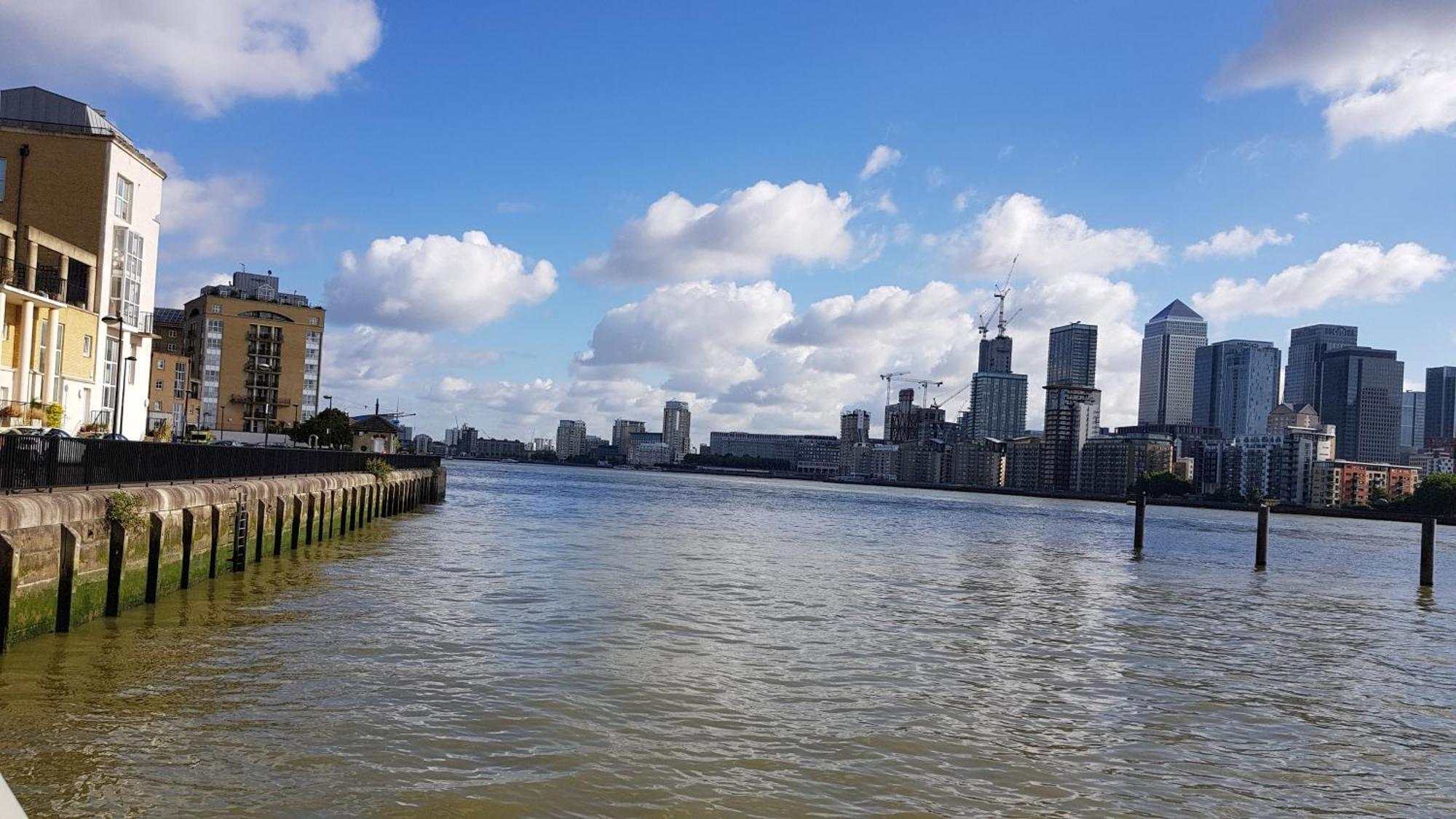 Riverside 1Br With Easy Transport 20Min To City Centre Londres Exterior foto